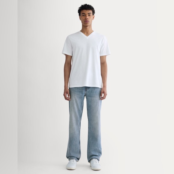 Everlane The Essential Organic V-Neck Tee - Picture 2 of 5
